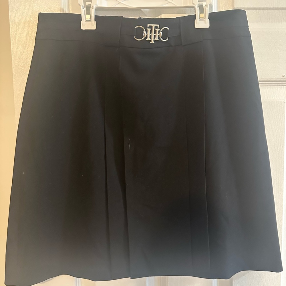 Tommy Hilfiger Navy Pleated Skirt with Logo waist detail. Size 10